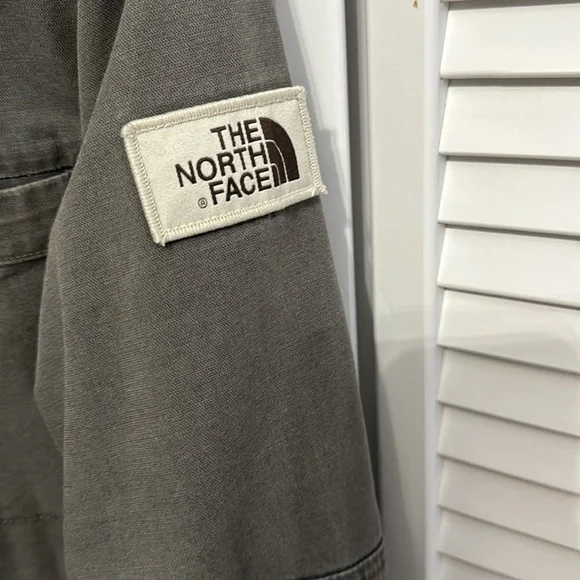 North face jacket - Picture 3 of 5